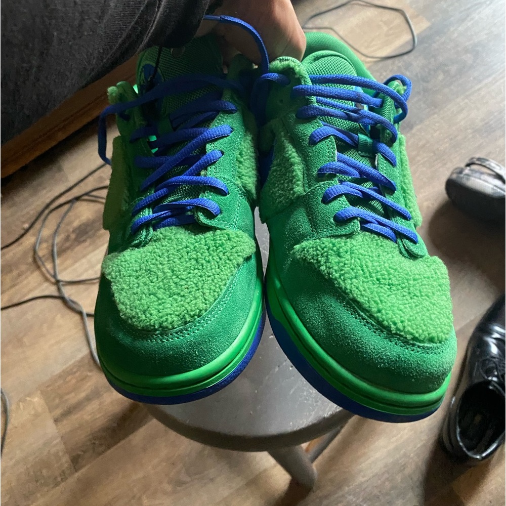 Used worn like twice, no box it was damage, 830 or obo